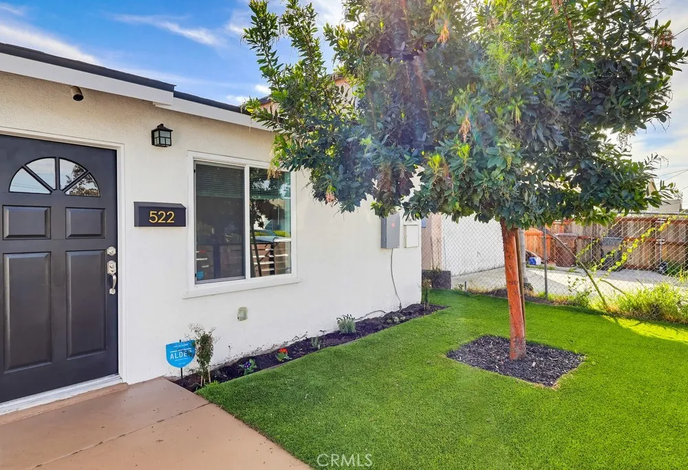 522 W Cherry Street, Compton, California 90222 home-pic-1