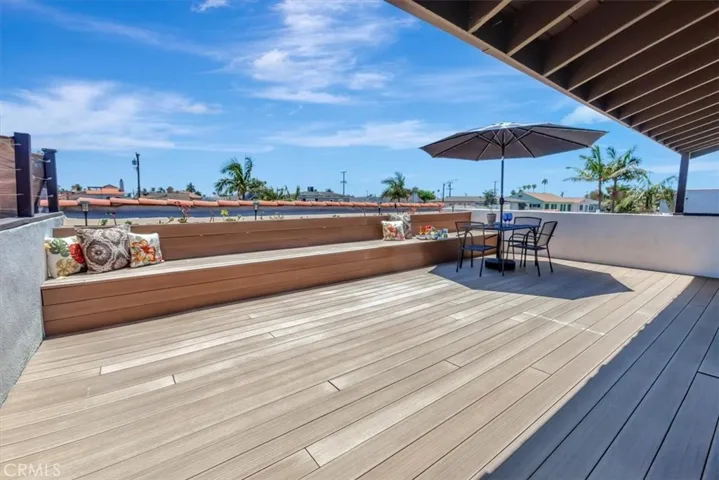 239 Nieto Avenue A, Long Beach, California 90803