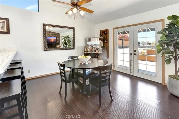 239 Nieto Avenue A, Long Beach, California 90803