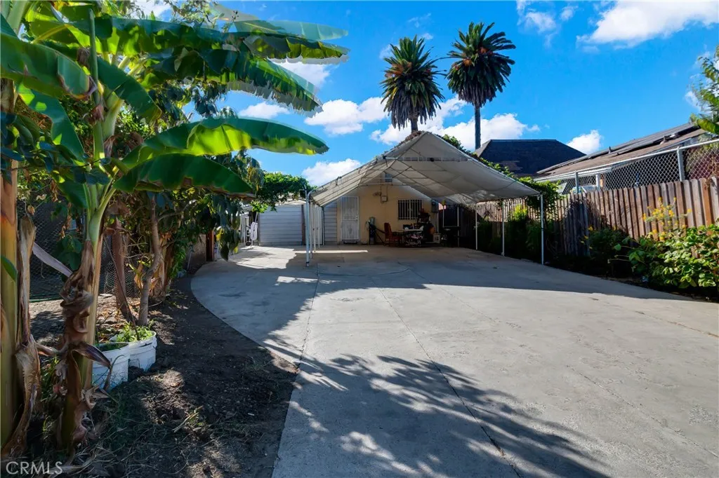 8810 Menlo Avenue, Los Angeles, California 90044 home-pic-22