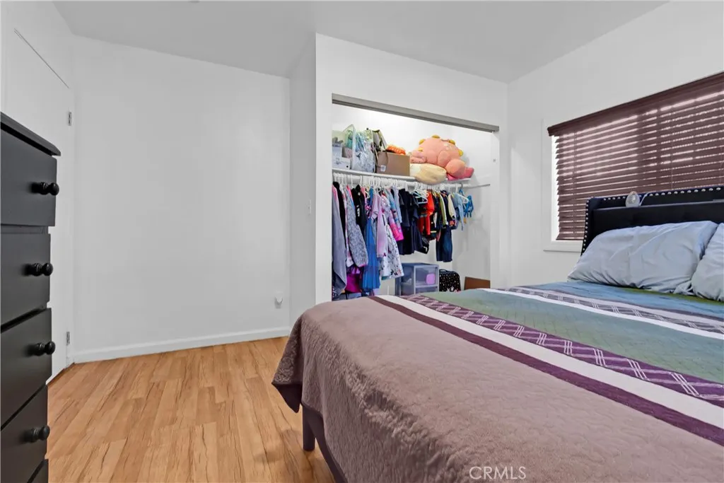 8810 Menlo Avenue, Los Angeles, California 90044 home-pic-10