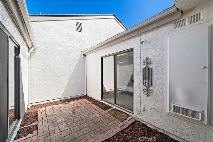 1061 Regis Way, Tustin, California 92780