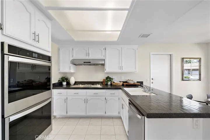1061 Regis Way, Tustin, California 92780