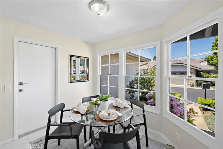 1061 Regis Way, Tustin, California 92780