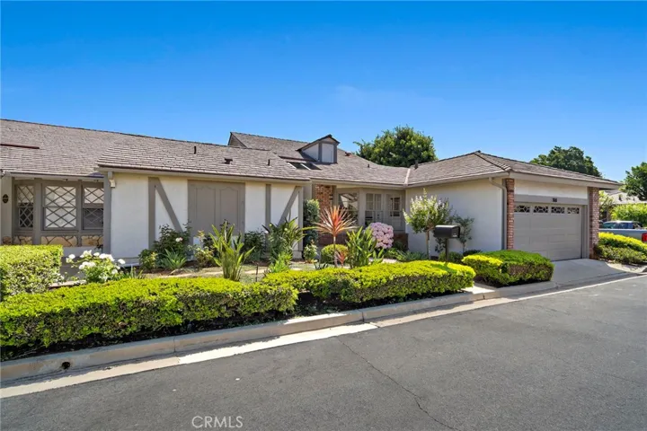 1061 Regis Way, Tustin, California 92780