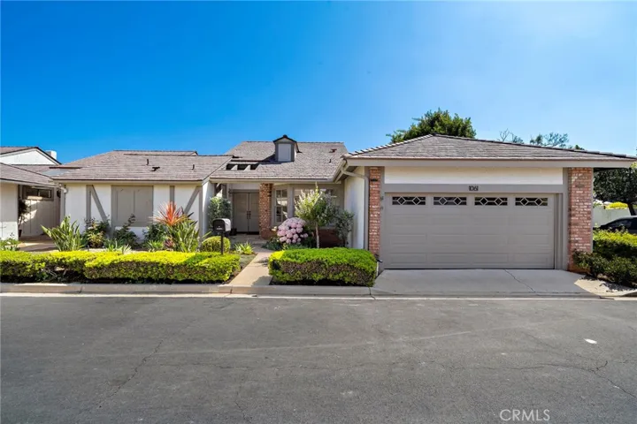 1061 Regis Way, Tustin, California 92780
