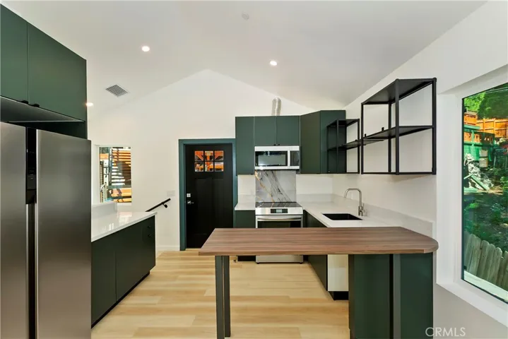 441 Oriole Drive 2, Twin Peaks, California 92391