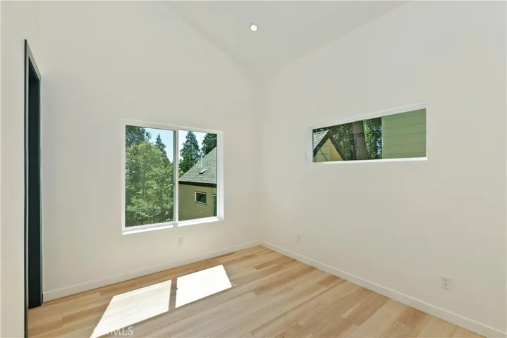 441 Oriole Drive 2, Twin Peaks, California 92391