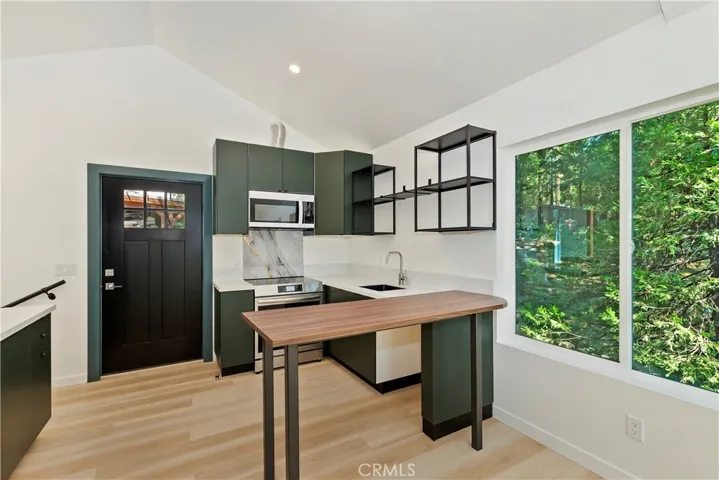 441 Oriole Drive 2, Twin Peaks, California 92391