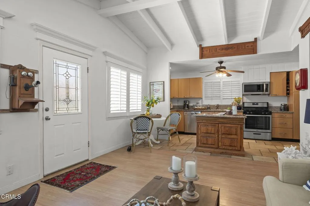 280 Rossmore Drive, Oxnard, California 93035 home-pic-6