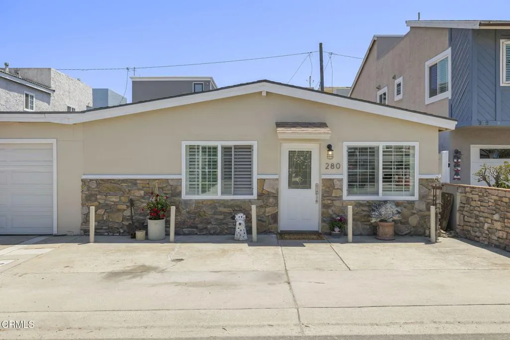 280 Rossmore Drive, Oxnard, California 93035 home-pic-2