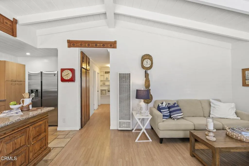 280 Rossmore Drive, Oxnard, California 93035 home-pic-17