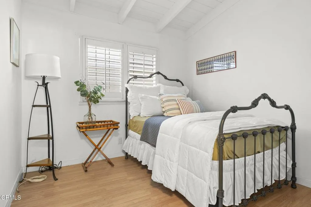 280 Rossmore Drive, Oxnard, California 93035 home-pic-19