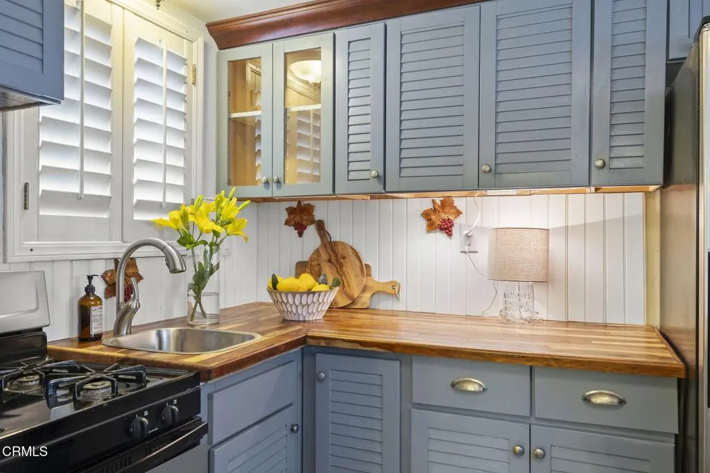 280 Rossmore Drive, Oxnard, California 93035 home-pic-39
