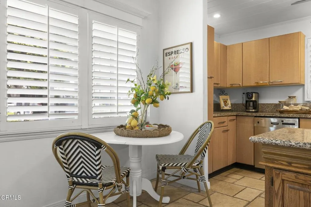 280 Rossmore Drive, Oxnard, California 93035 home-pic-11