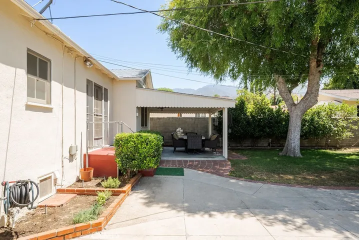 1324 Thompson Avenue, Glendale, California 91201
