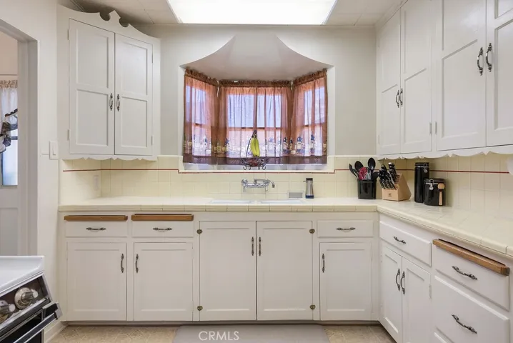 1324 Thompson Avenue, Glendale, California 91201