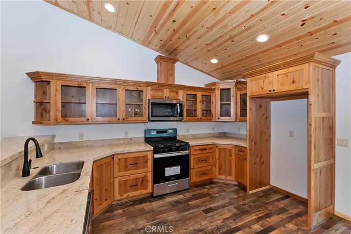 878 Fir Lane, Big Bear City, California 92314