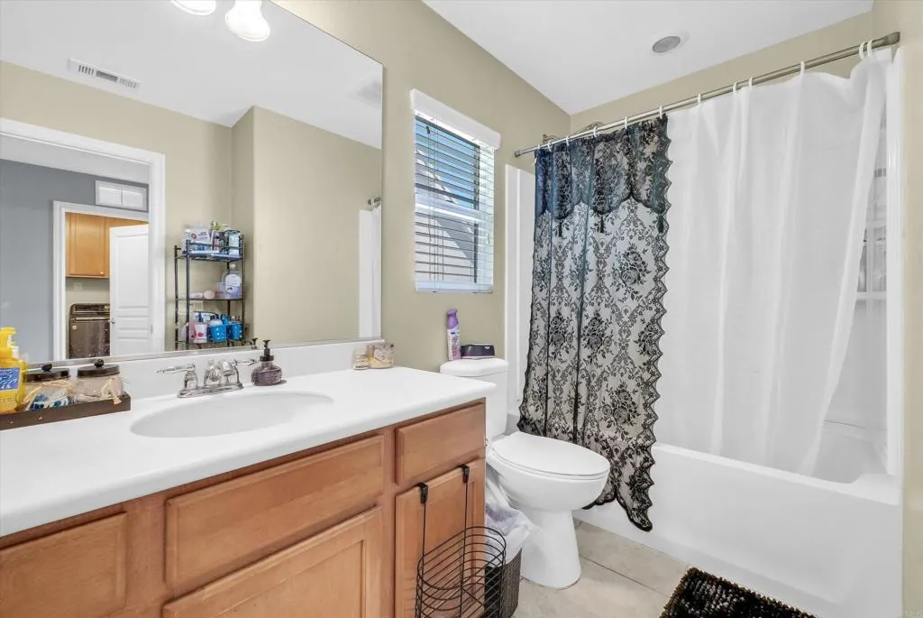 34233 Toyon Court, Lake Elsinore, California 92532 home-pic-24