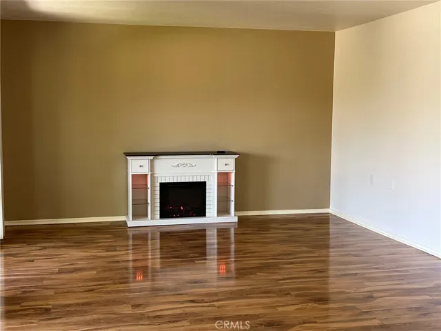 Fireplace w/ remote and heat function