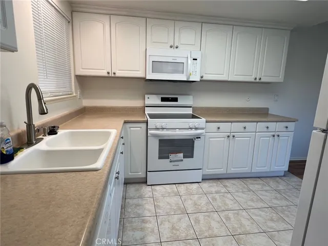 White Kitchen