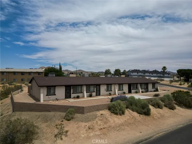 17830 Quantico Road, Apple Valley, California 92307