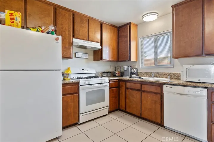 17830 Quantico Road, Apple Valley, California 92307