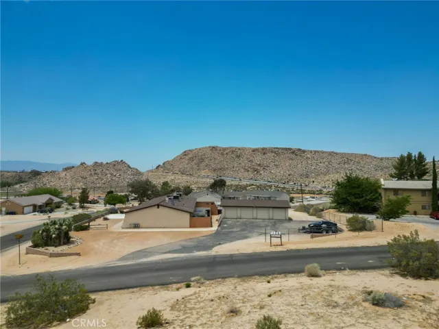 17830 Quantico Road, Apple Valley, California 92307
