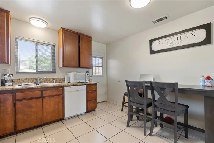 17830 Quantico Road, Apple Valley, California 92307