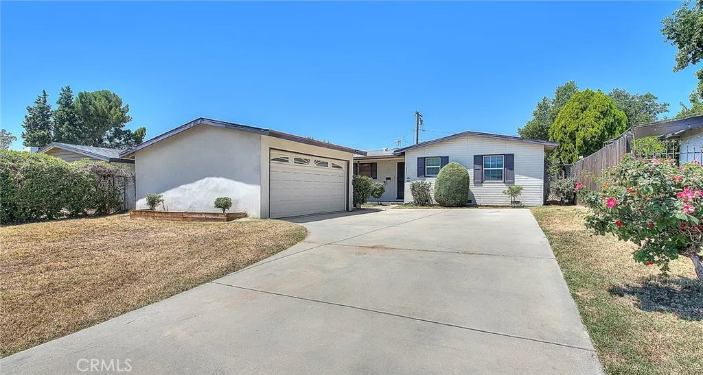 833 W Orangepath Street, Glendora, California 91741, 3 Bedrooms Bedrooms, ,1 BathroomBathrooms,Residential,For Sale,Orangepath,CV25138044