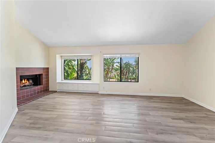 Master Bedroom - Alt View