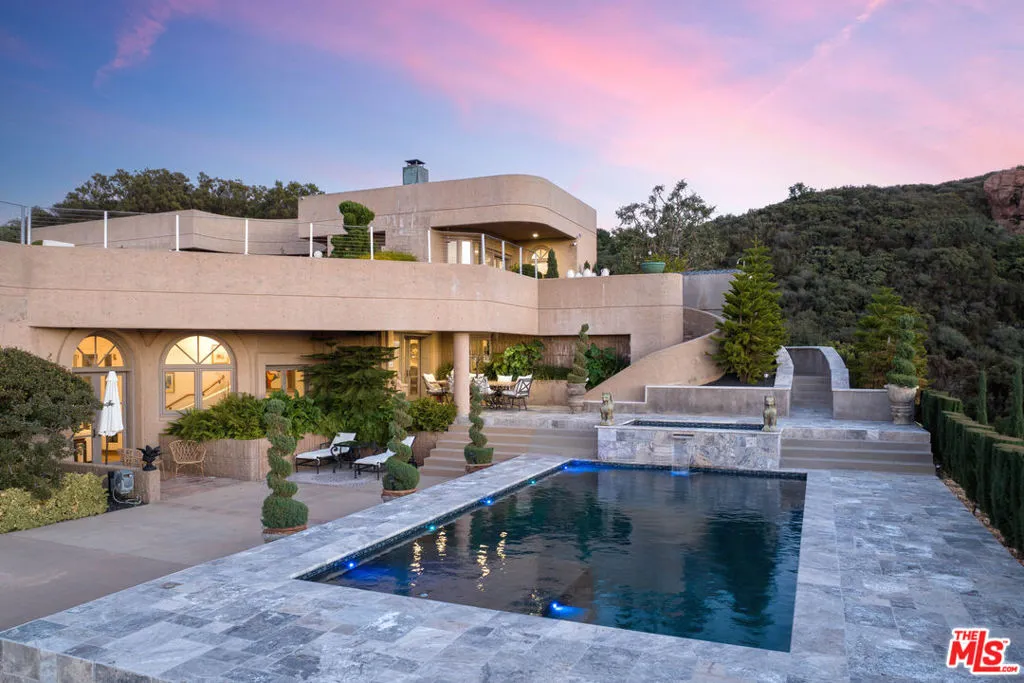 415 Stunt Road, Calabasas, California 91302, 4 Bedrooms Bedrooms, ,4 BathroomsBathrooms,Residential,For Sale,Stunt,25560289