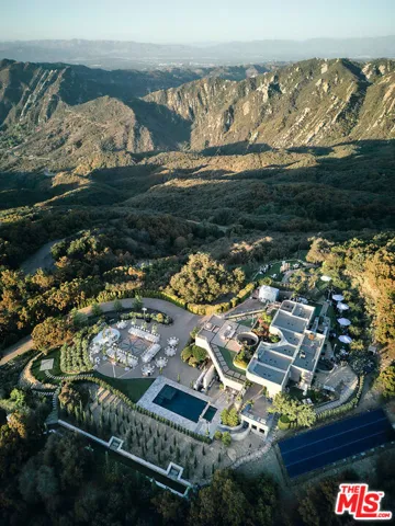415 Stunt Road, Calabasas, California 91302