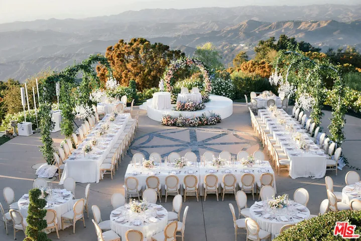 415 Stunt Road, Calabasas, California 91302