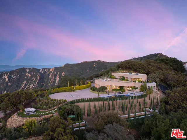 415 Stunt Road, Calabasas, California 91302