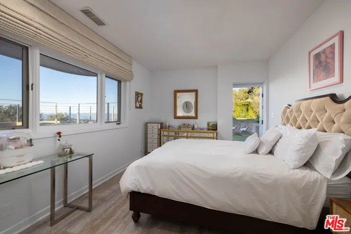 415 Stunt Road, Calabasas, California 91302
