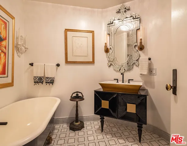 415 Stunt Road, Calabasas, California 91302
