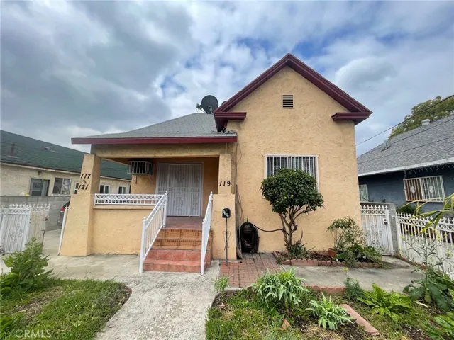 117 N Avenue 25, Los Angeles, California 90031, 6 Bedrooms Bedrooms, ,5 BathroomsBathrooms,Residential,For Sale,Avenue 25,WS25150856