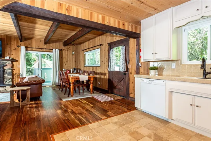 27941 Rainbow Drive, Lake Arrowhead, California 92352