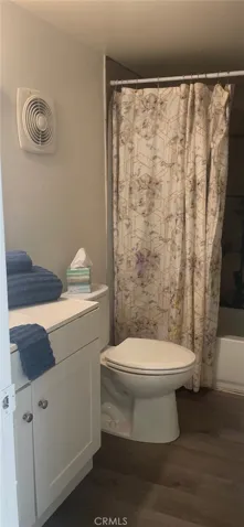 Front  Full Bath