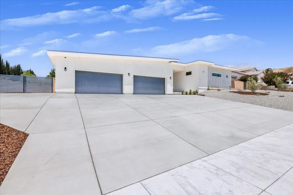 4195 Evergreen Lane, Banning, California 92220, 5 Bedrooms Bedrooms, ,5 BathroomsBathrooms,Residential,For Sale,Evergreen,219132389PS