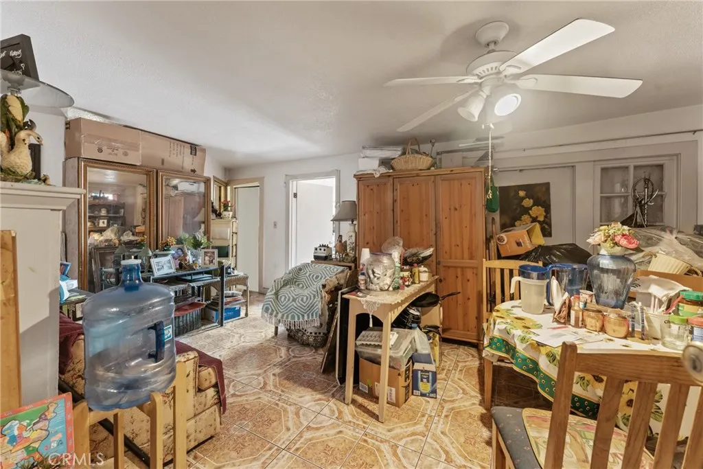 2508 Saturn Avenue, Huntington Park, California 90255 home-pic-5