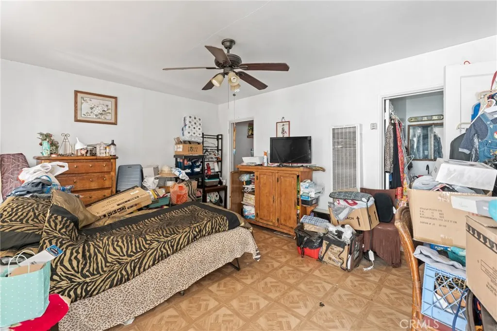 2508 Saturn Avenue, Huntington Park, California 90255 home-pic-13