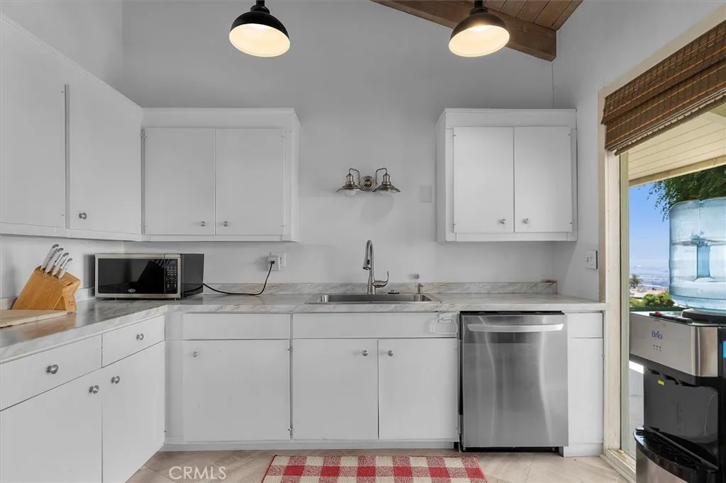 3111 Deluna Drive, Rancho Palos Verdes, California 90275 home-pic-9