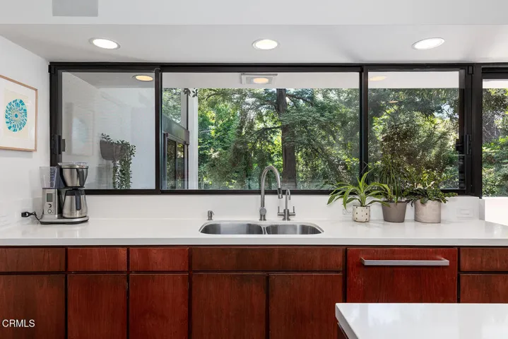 1055 Sherwood Rd 024-mls