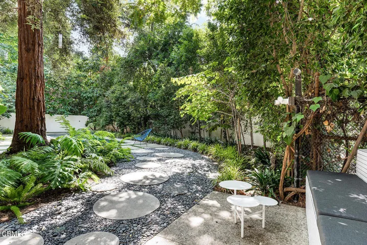 1055 Sherwood Rd 043-mls