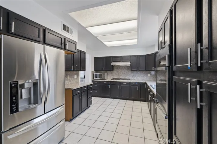 18627 Arminta Street, Reseda, California 91335