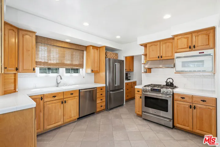10574 Holman Avenue, Los Angeles, California 90024