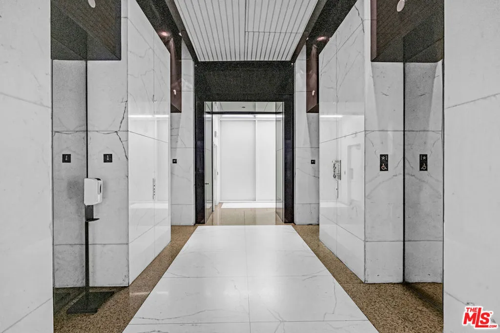 801 S Grand Avenue 2202, Los Angeles, California 90017 home-pic-45