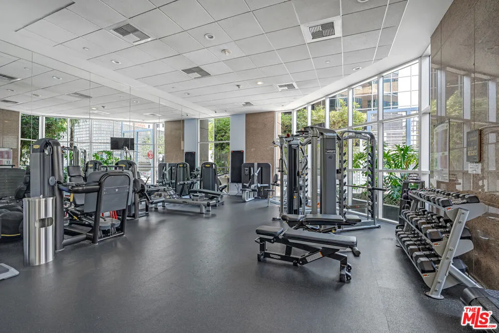 801 S Grand Avenue 2202, Los Angeles, California 90017 home-pic-42